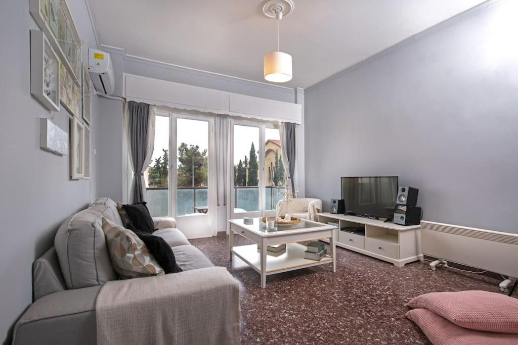 Cosy Apartment With Acropolis View เอเธนส์ ภายนอก รูปภาพ